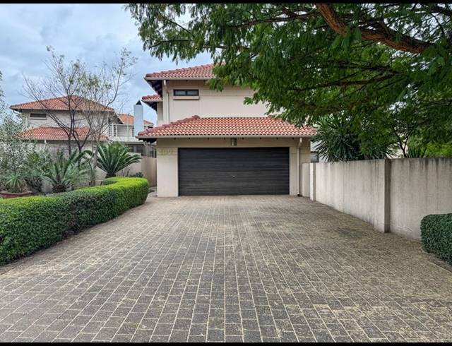 3 BEDROOM CLUSTER FOR SALE IN MIDSTREAM ESTATE